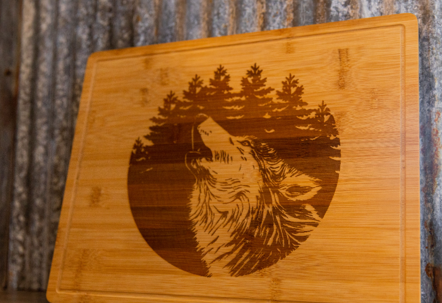 Wolf Engraved Cutting board - KLM